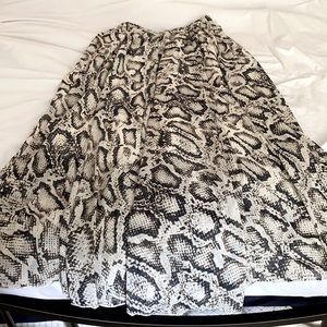 Chicwish size M/L maxi skirt